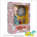 Neo Blythe Kendra the Bibliophile